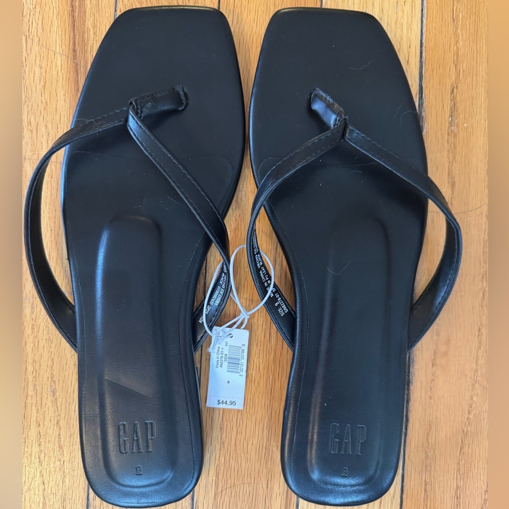 GAP Vegan Leather Flip Flop Sandals NWT